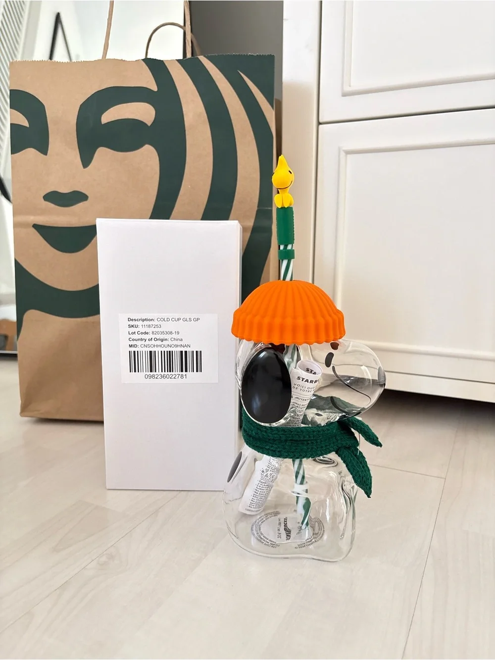 Starbucks Peanut Snoopy Glass Cold Cup Tumbler with Scarf and Straw Topper
